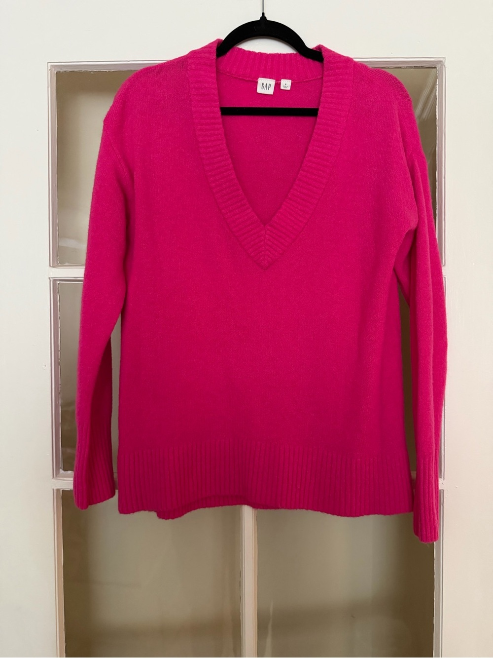 GAP Women's V-Neck Sweater in Hot Pink